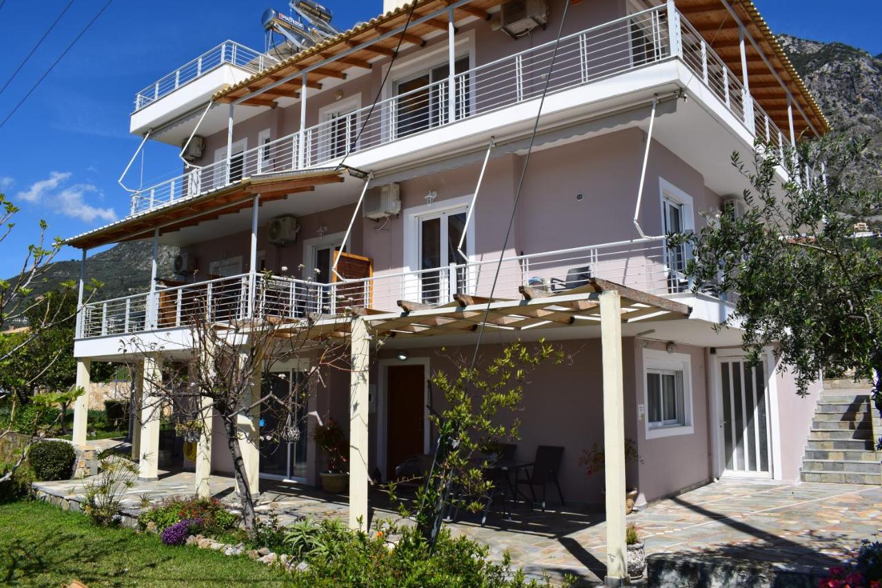 Studio Holiday Kalamata Apartment Exterior foto