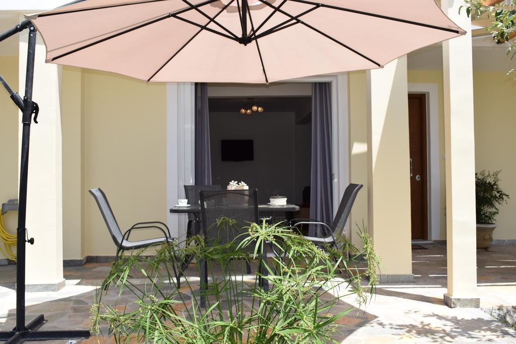 Studio Holiday Kalamata Apartment Exterior foto
