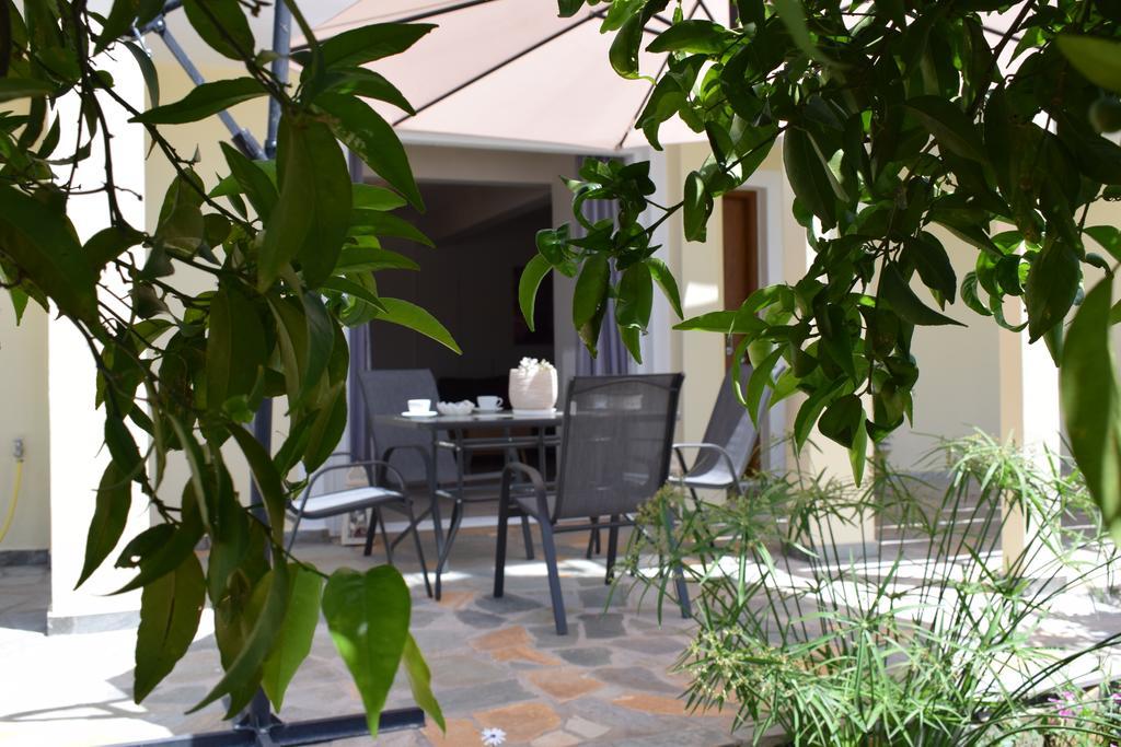 Studio Holiday Kalamata Apartment Exterior foto