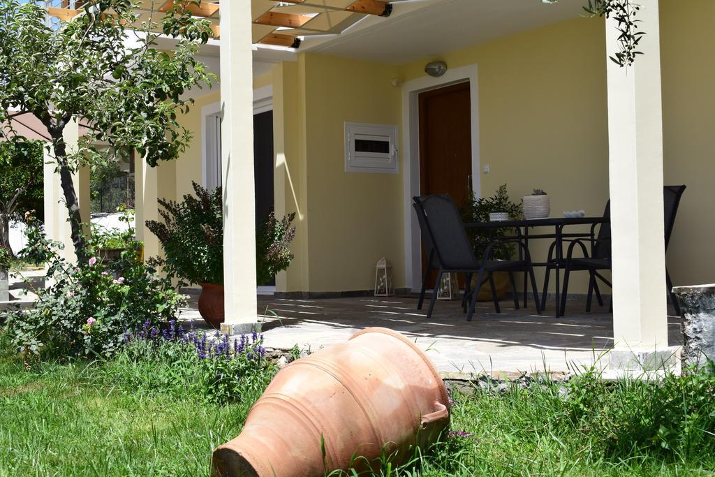 Studio Holiday Kalamata Apartment Exterior foto