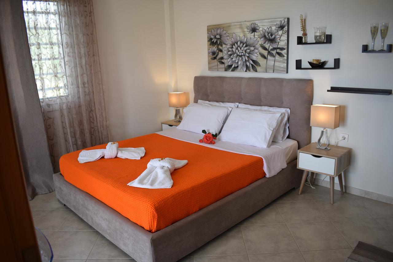 Studio Holiday Kalamata Apartment Exterior foto