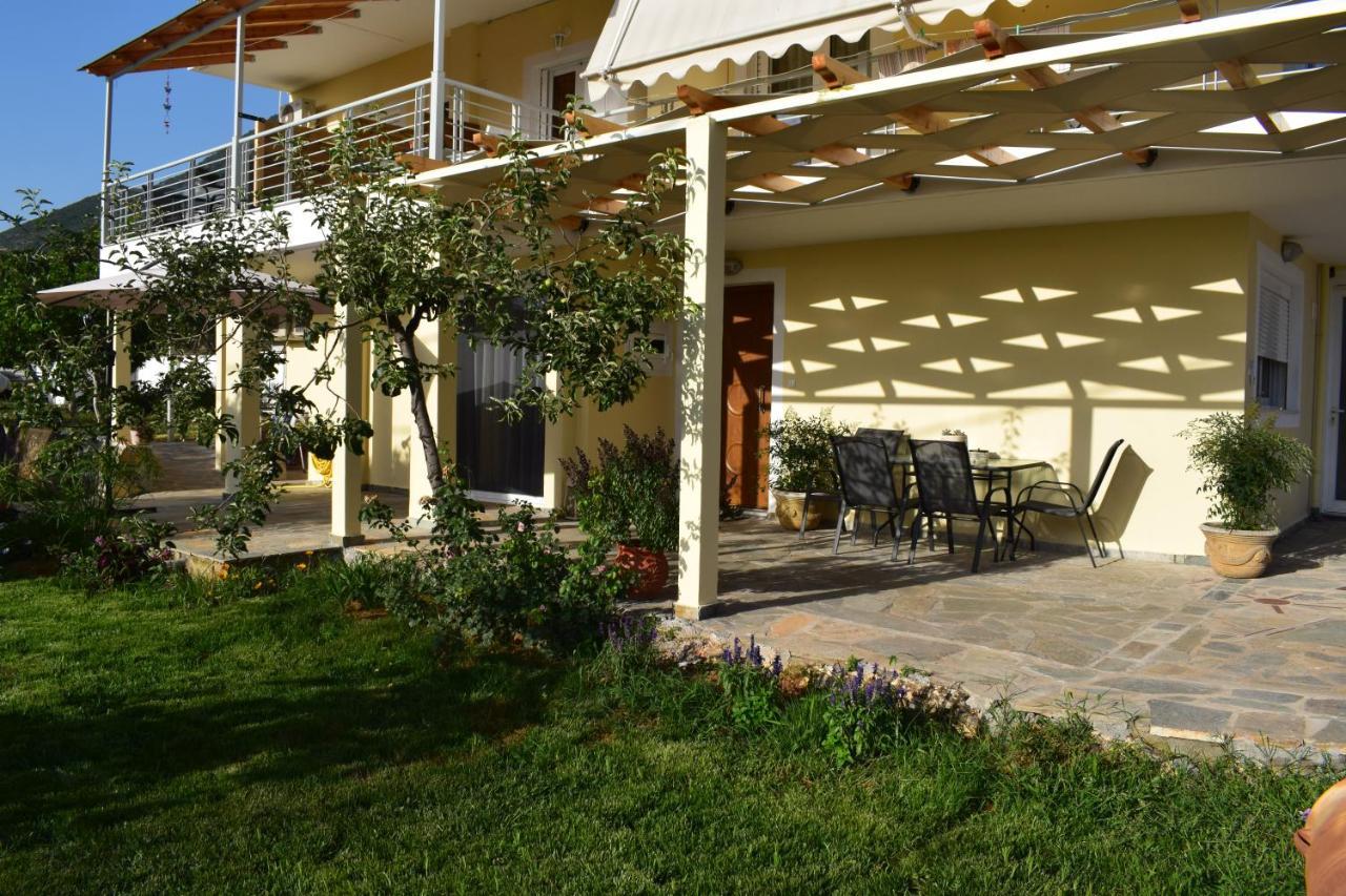 Studio Holiday Kalamata Apartment Exterior foto