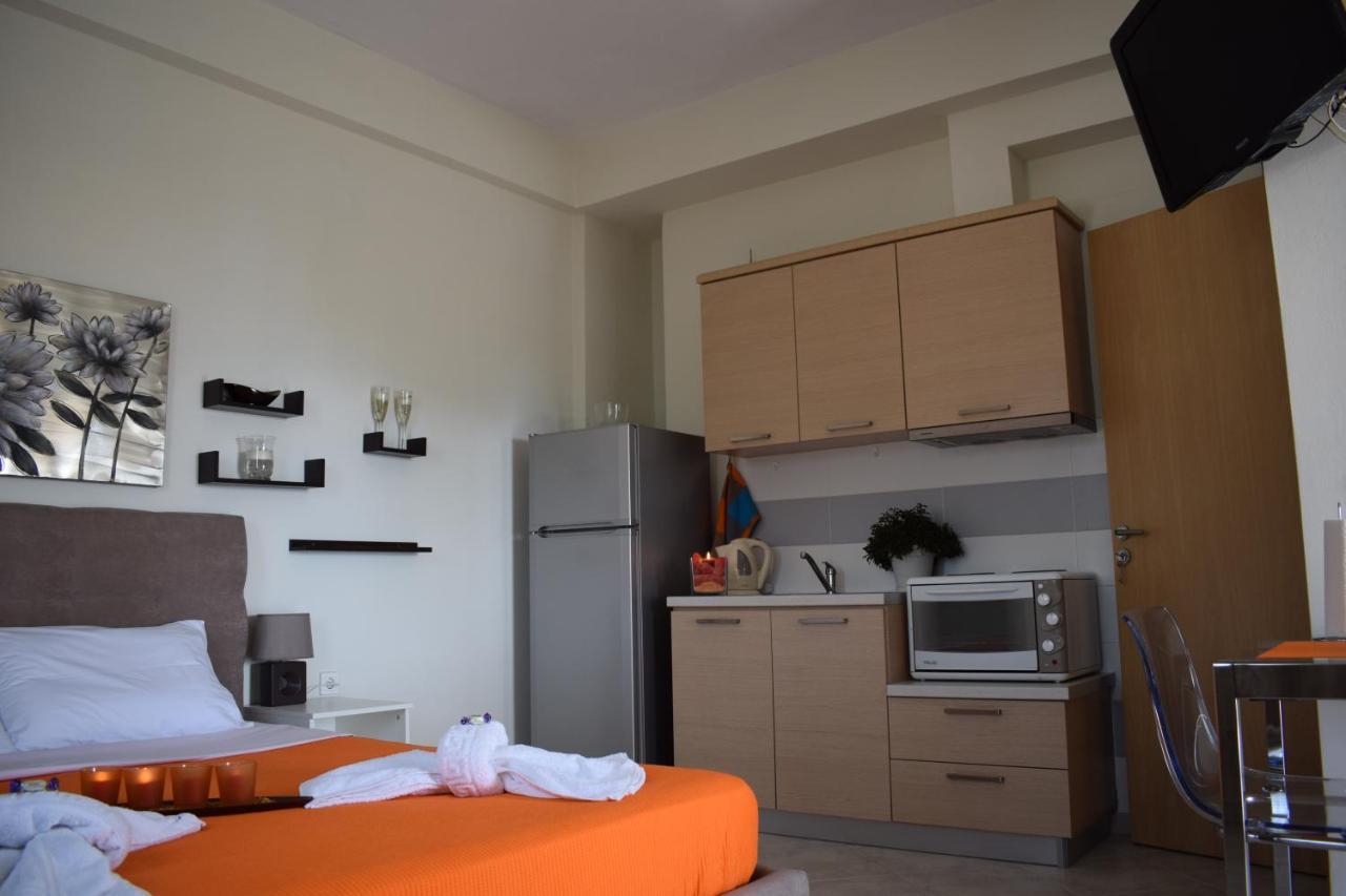 Studio Holiday Kalamata Apartment Exterior foto