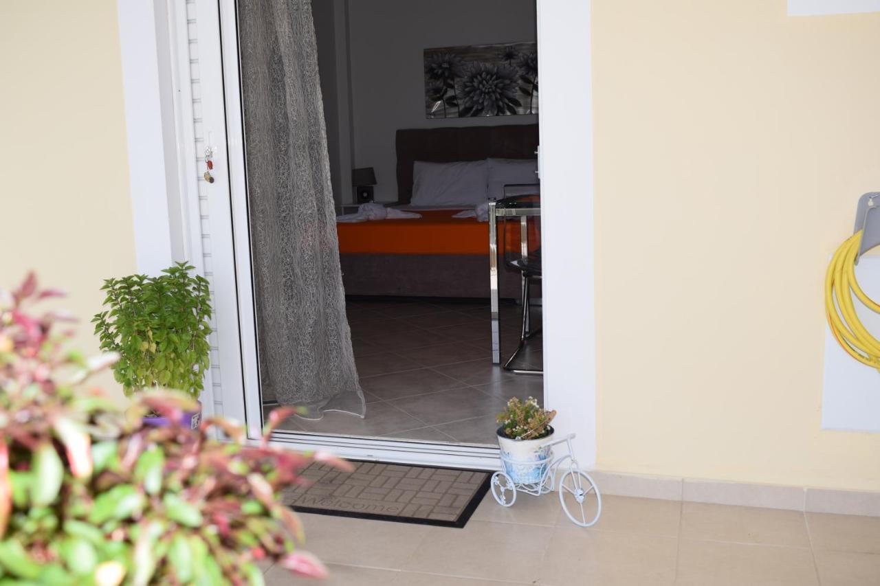 Studio Holiday Kalamata Apartment Exterior foto
